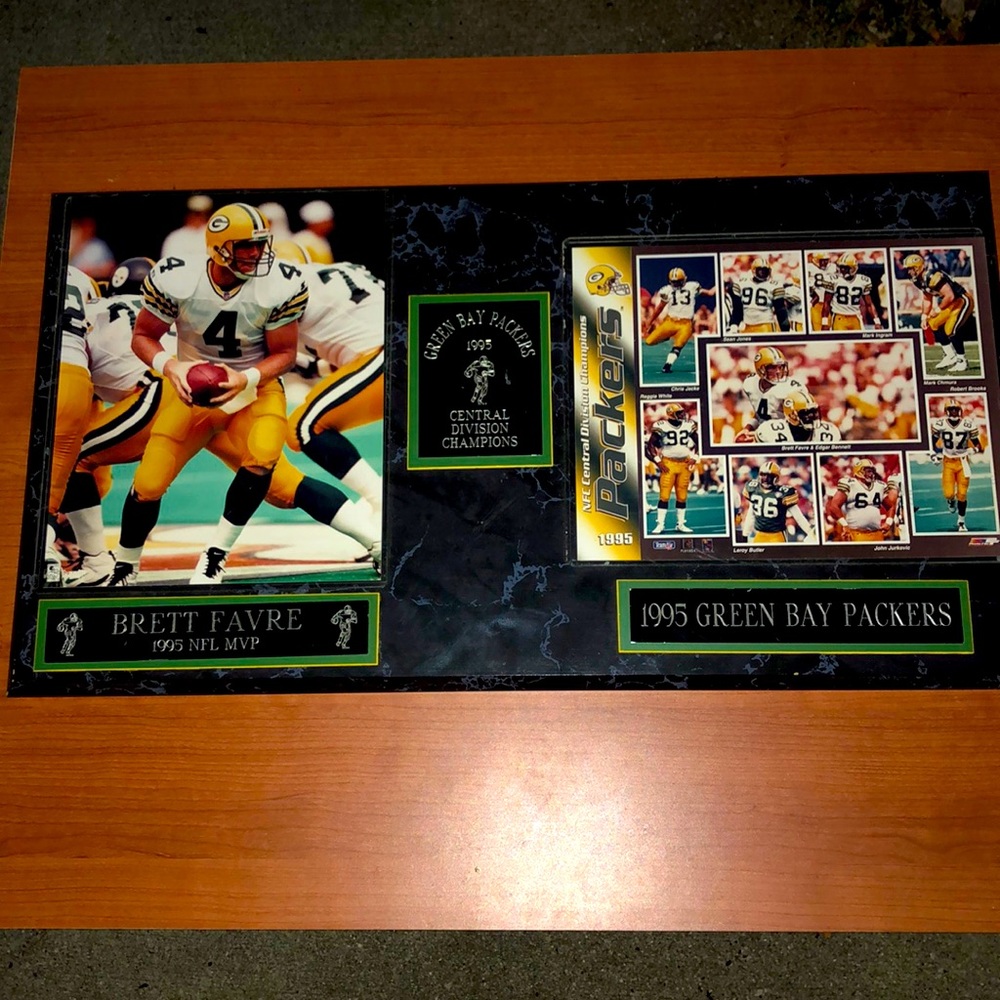 💲⭕️🫷🏾👌❗️@ Happy 8 Collectibles, Southridge Mall, 1995 Packers Plaque